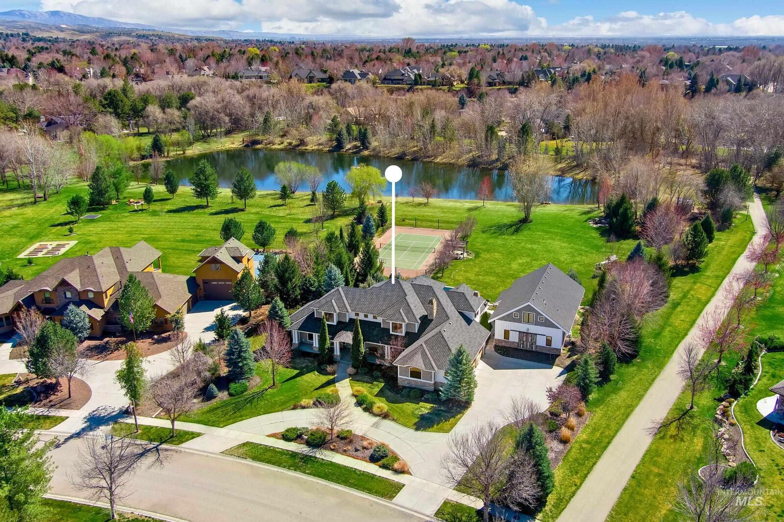 Property Photo:  2230 N Vizcaya Way  ID 83616 