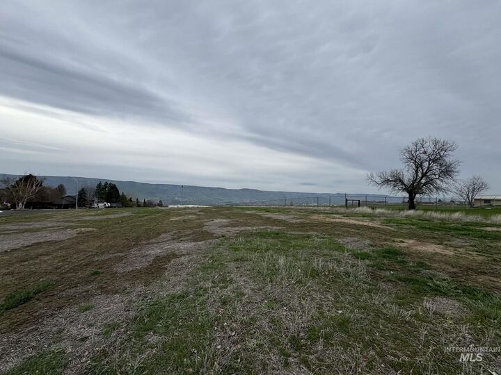 Property Photo:  Tbd Blk 1, Lot 2 6th Street  ID 83501 