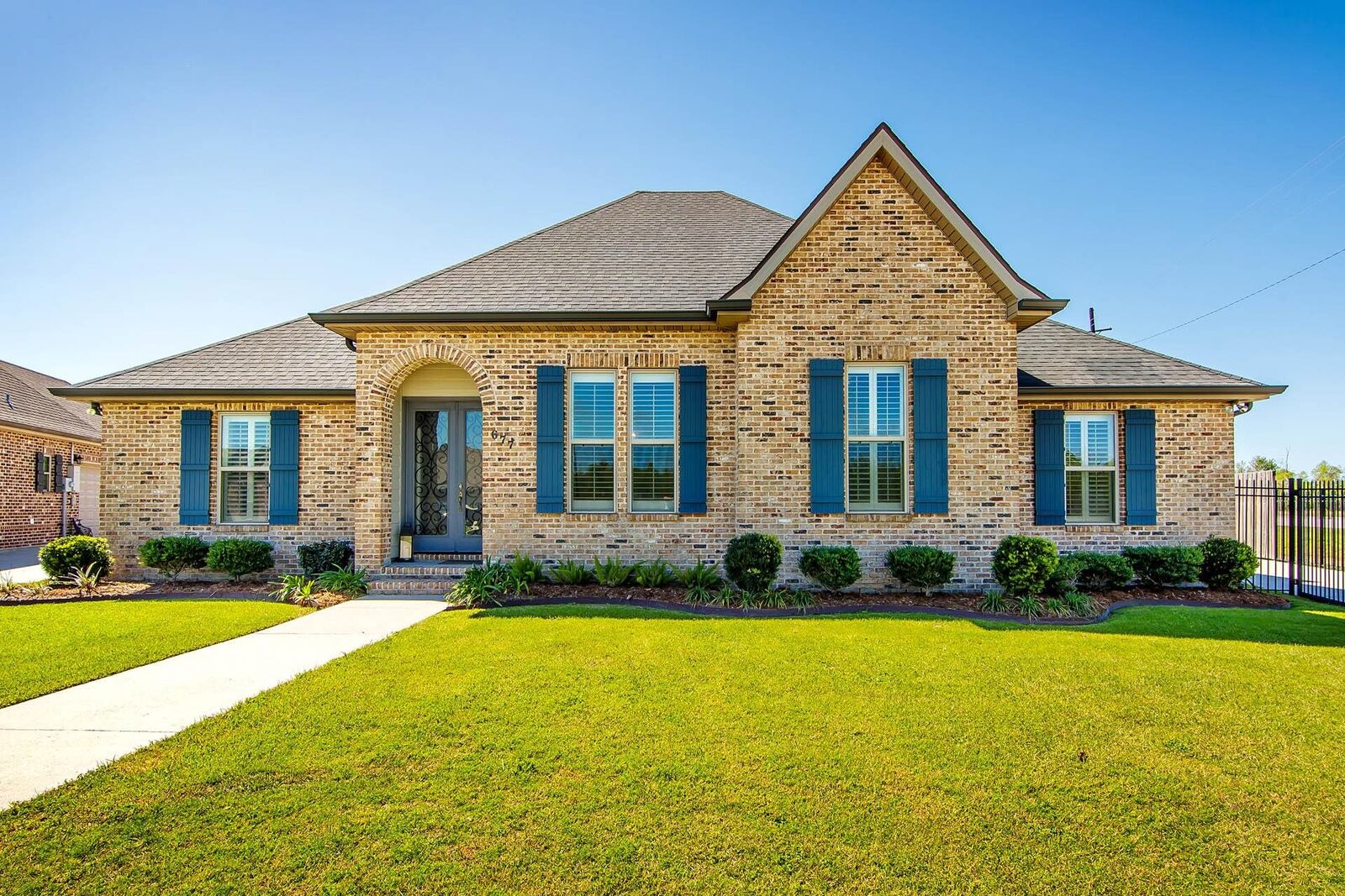 Property Photo:  677 Lancaster Dr  LA 70360 