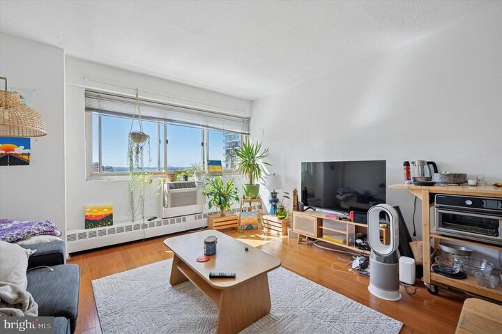 Property Photo: 2101 Chestnut Street 17 1612 PA 19103