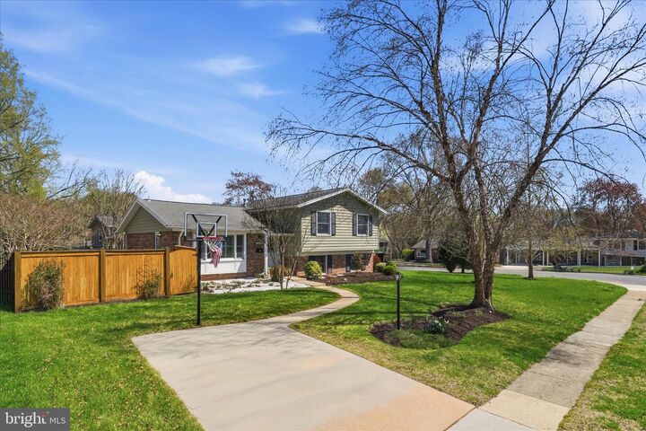 Property Photo:  2407 Candlewood Drive  VA 22308 