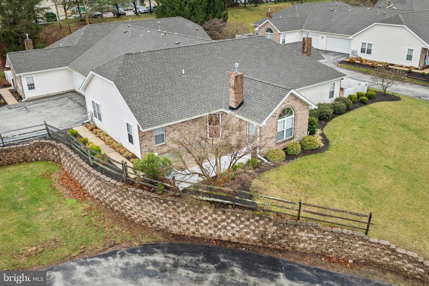 Property Photo: 135 Village Way 5B PA 19460