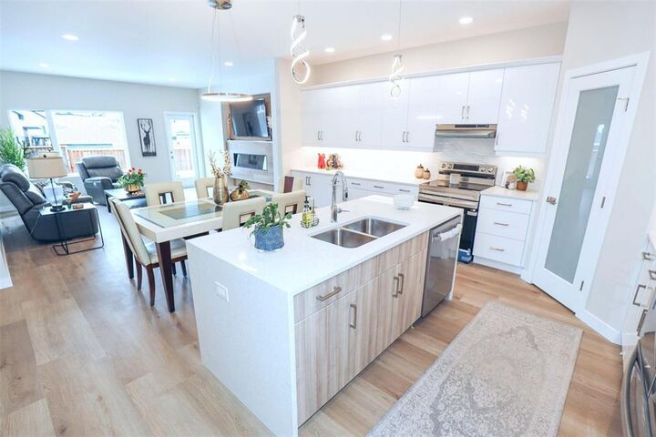 Property Photo:  79 Waterstone Drive  MB R3Y 0L2 