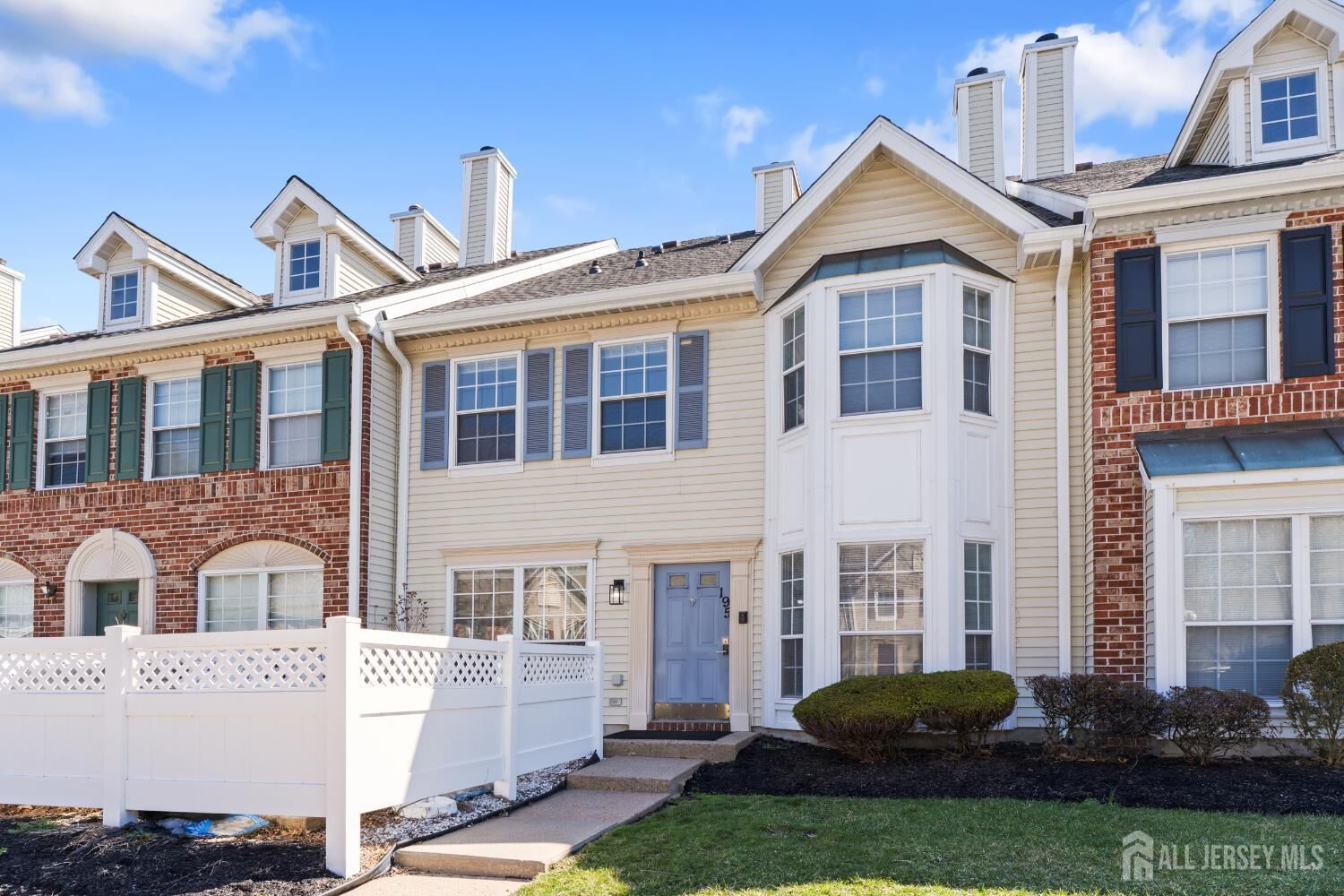 Property Photo:  195 Darwin Lane  NJ 08902 