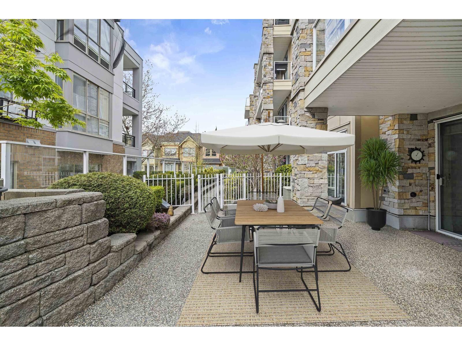 Property Photo:  15164 Prospect Avenue 102  BC V4B 2B9 