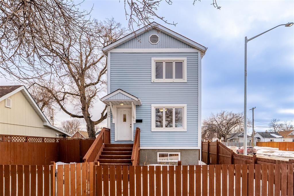 Property Photo:  896 Manitoba Avenue  MB R2J 0V8 