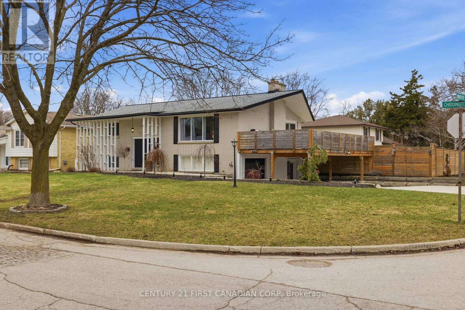 Property Photo: 496 Chiddington Avenue ON N6C 2W2