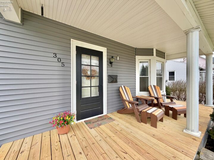 Property Photo:  305 Louise Avenue  OH 44811 