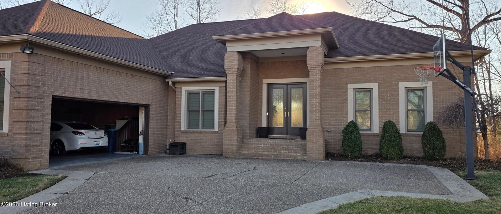 Property Photo:  2802 Mockingbird Ct  KY 40059 