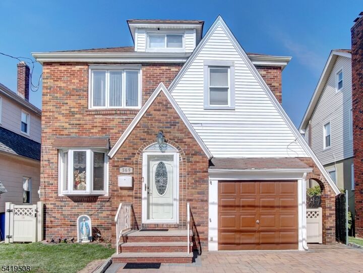 Property Photo:  569 Monroe Pl  NJ 07657 