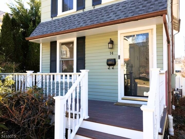 Property Photo:  14 Maryland Avenue  NJ 08829 
