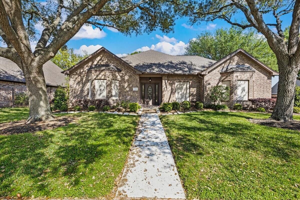 Property Photo:  3931 Bolivia Drive  TX 77504 