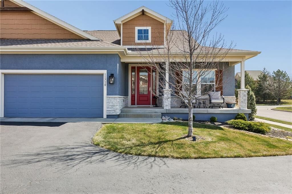 Property Photo:  11710 S Deer Run Street 3  KS 66061 