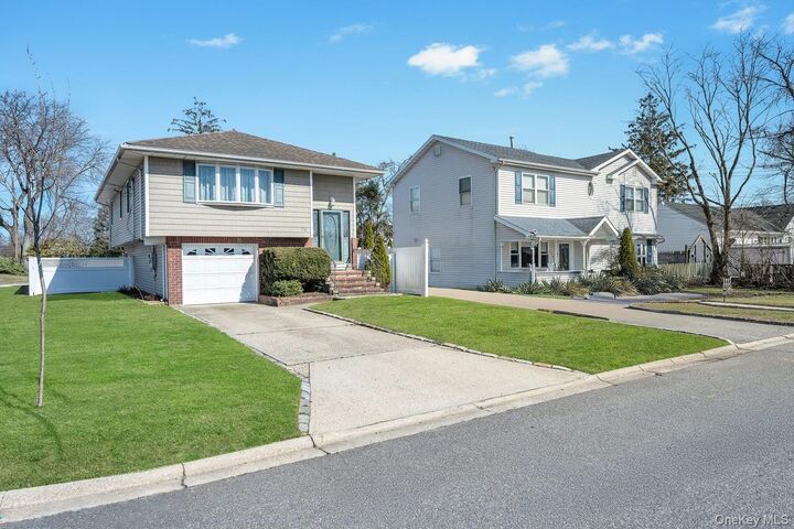 Property Photo:  178 5th Avenue  NY 11704 