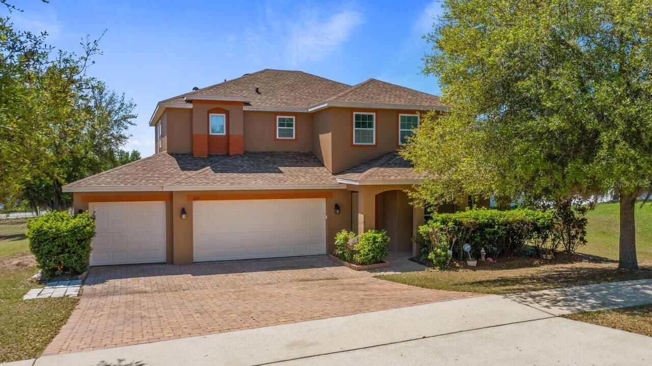 Property Photo:  219 Bella Way  FL 34736 