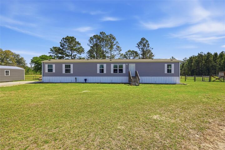 Property Photo: 14646 NW 93rd Lane FL 32054