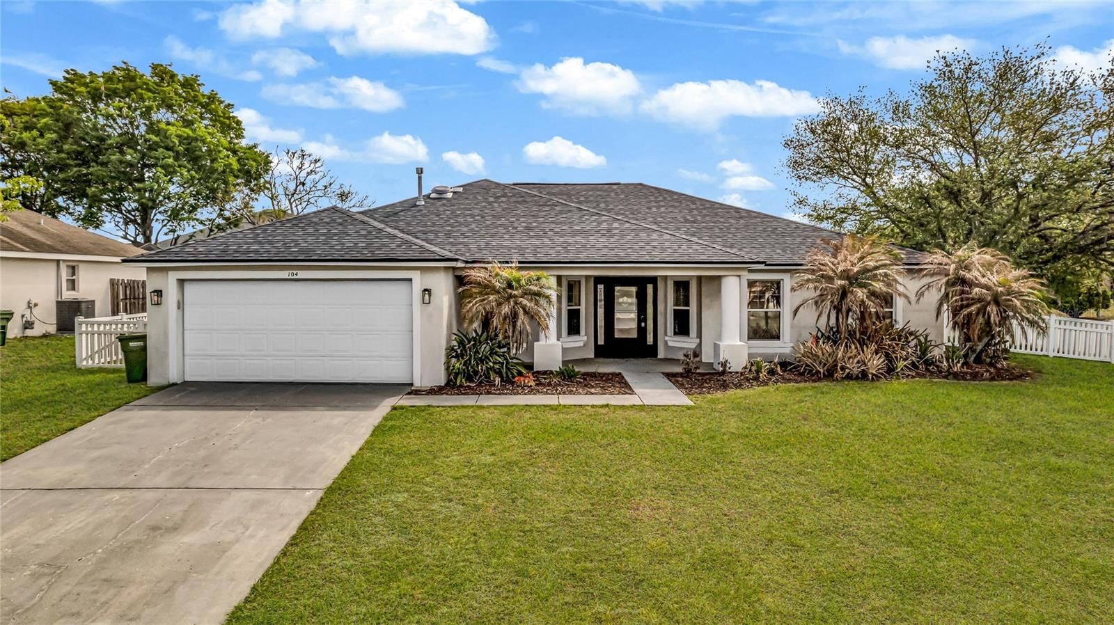 Property Photo:  104 Sanderling Drive  FL 33881 