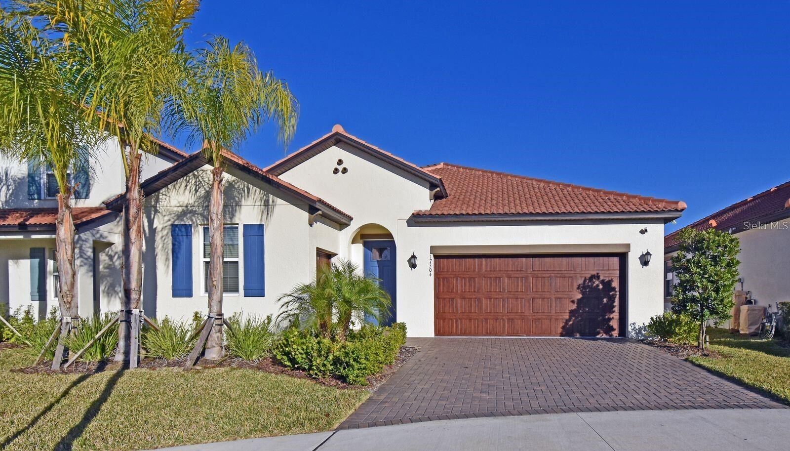 Property Photo:  17304 Banded Gold Lane  FL 33598 