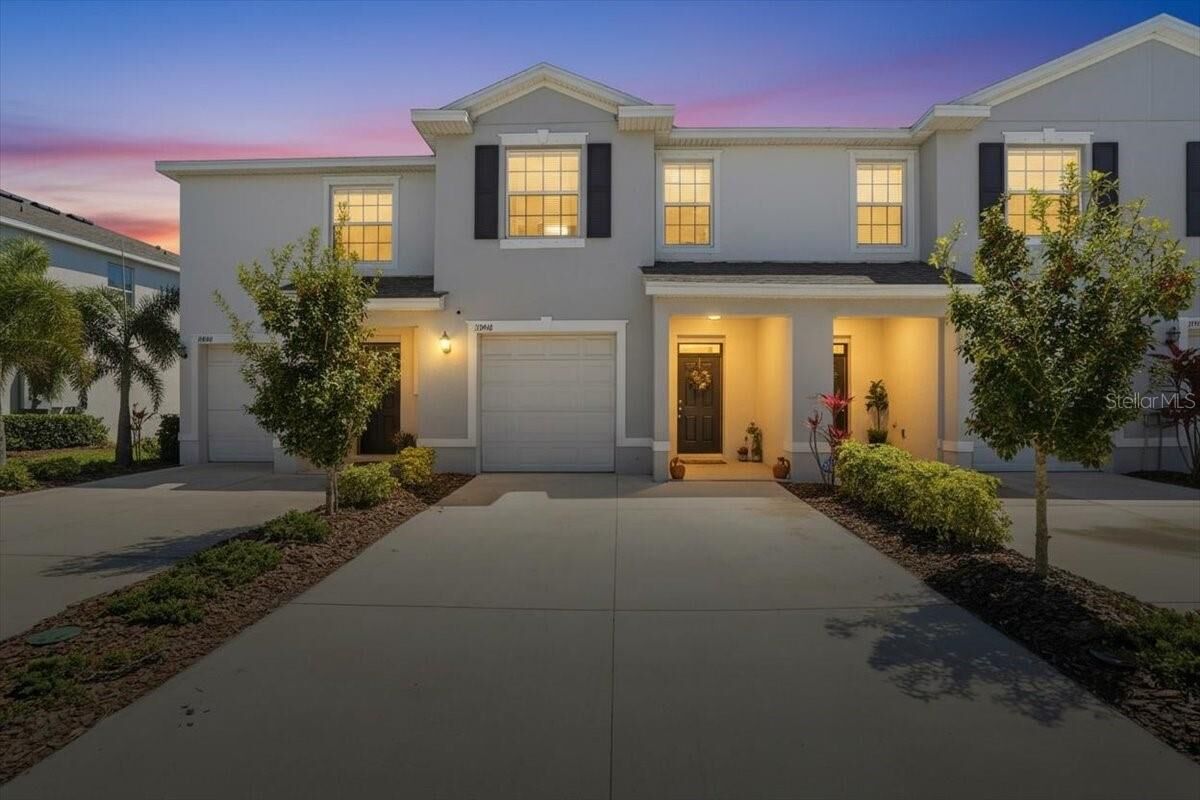Property Photo: 17456 Crescent Moon Loop FL 34211