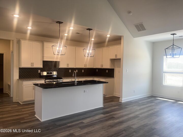 Property Photo:  7425 Newbury Drive  MS 38654 