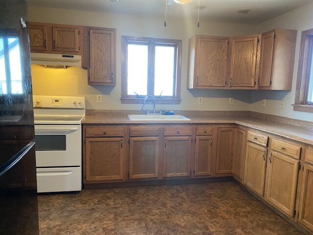 Property Photo:  215 S Hennepin Avenue  IL 61329 