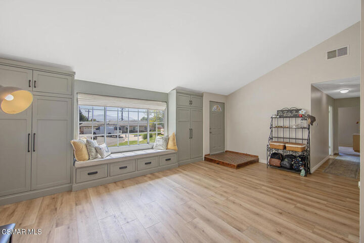 Property Photo:  1267 Calle Olmo  CA 91360 