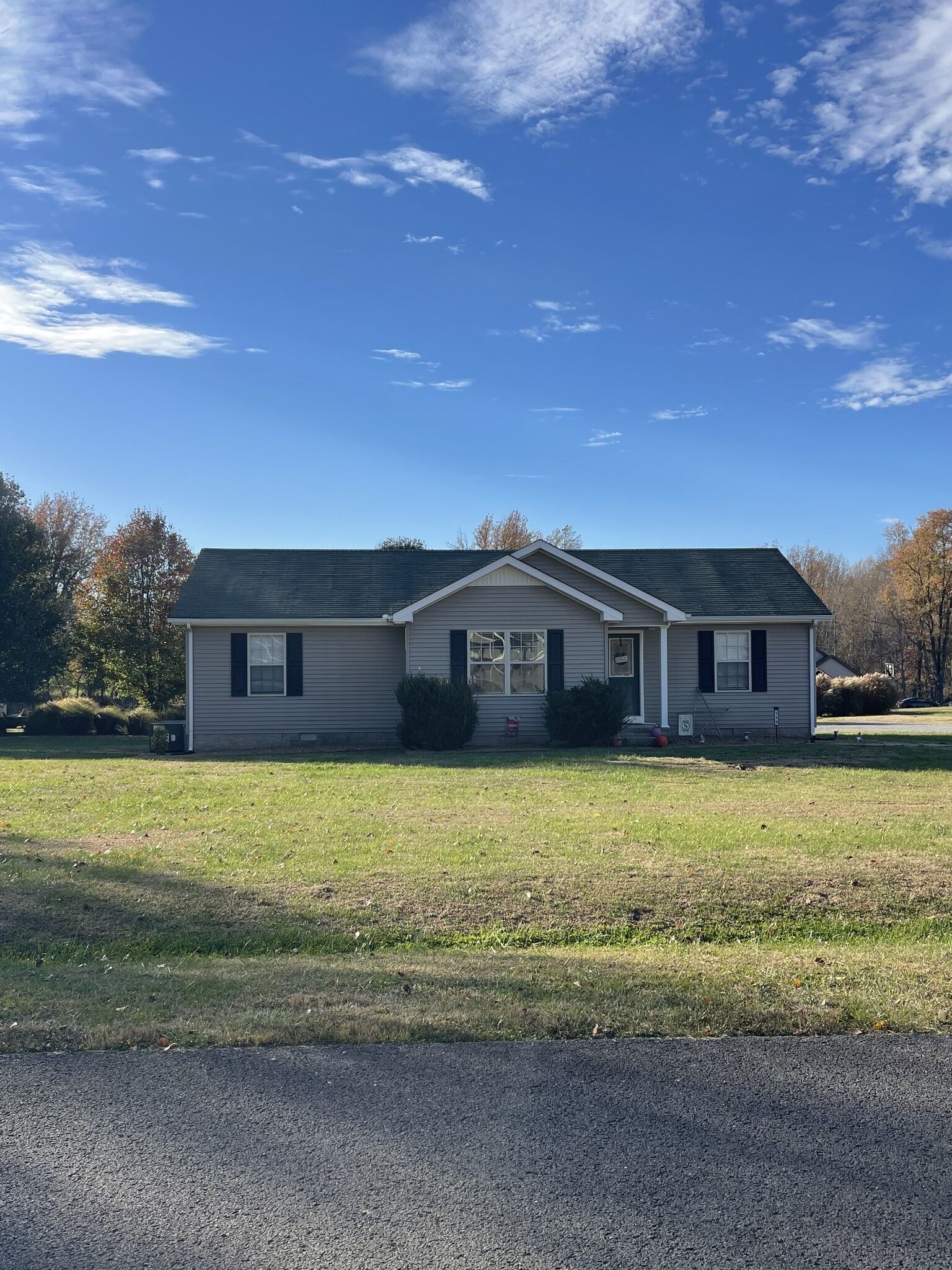Property Photo:  135 Leigh Anna Cir  TN 37083 