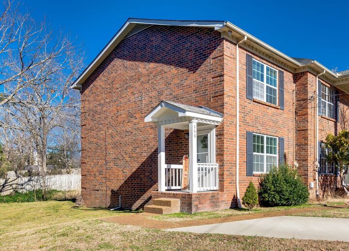 Property Photo:  906 Lauren Ct  TN 37217 
