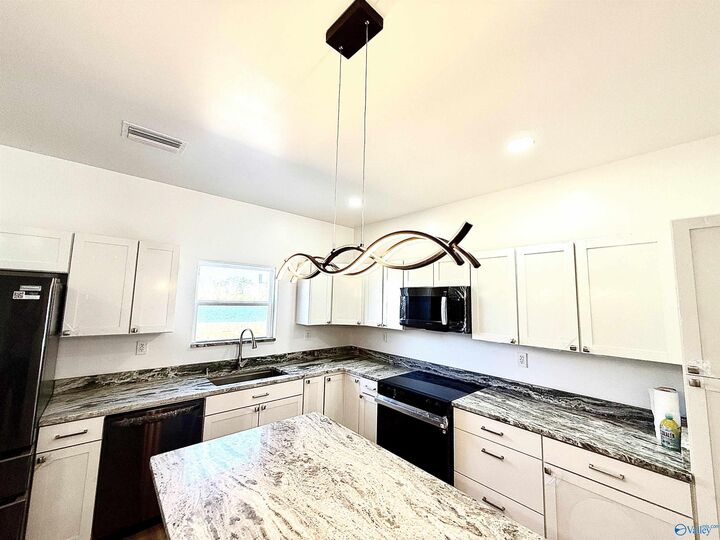 Property Photo: 625 County Road 487 AL 35650