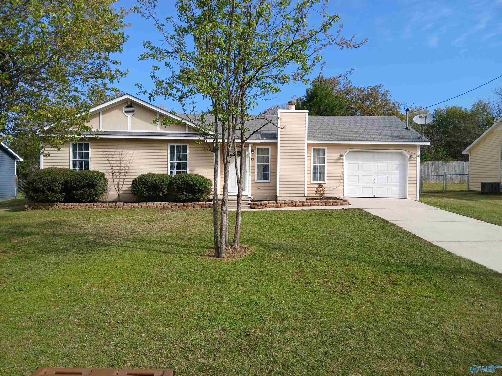 Property Photo: 813 Sunshine Street AL 35640