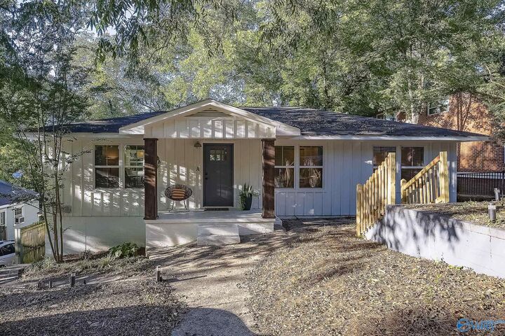 Property Photo: 1611 Wells Avenue AL 35801