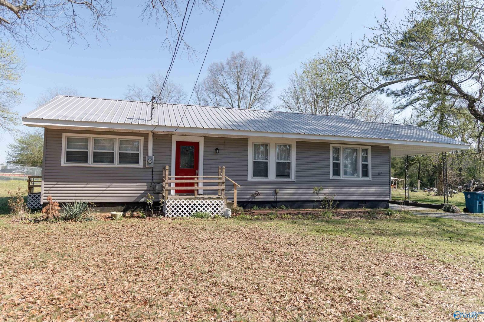 Property Photo:  127 Graves Street  AL 35962 