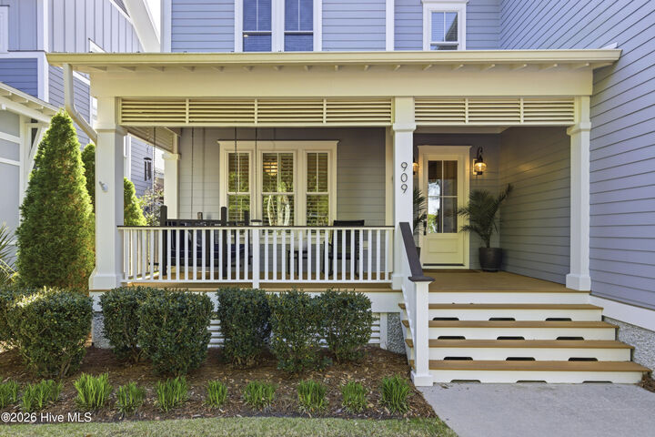 Property Photo:  909 Mound Battery Road  NC 28403 