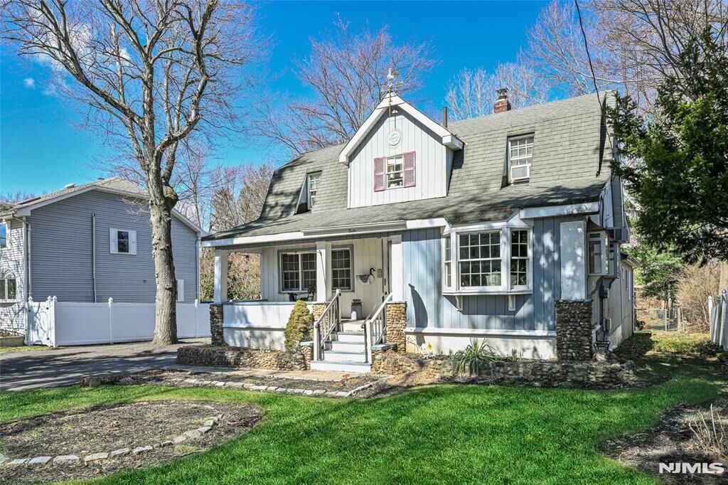 Property Photo:  40 Morton Avenue  NJ 07628 