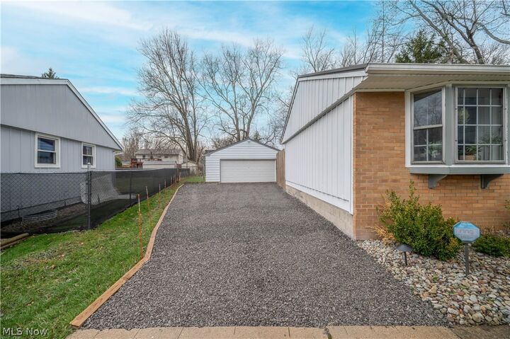 Property Photo:  3295 Clearwater Street NW  OH 44485 