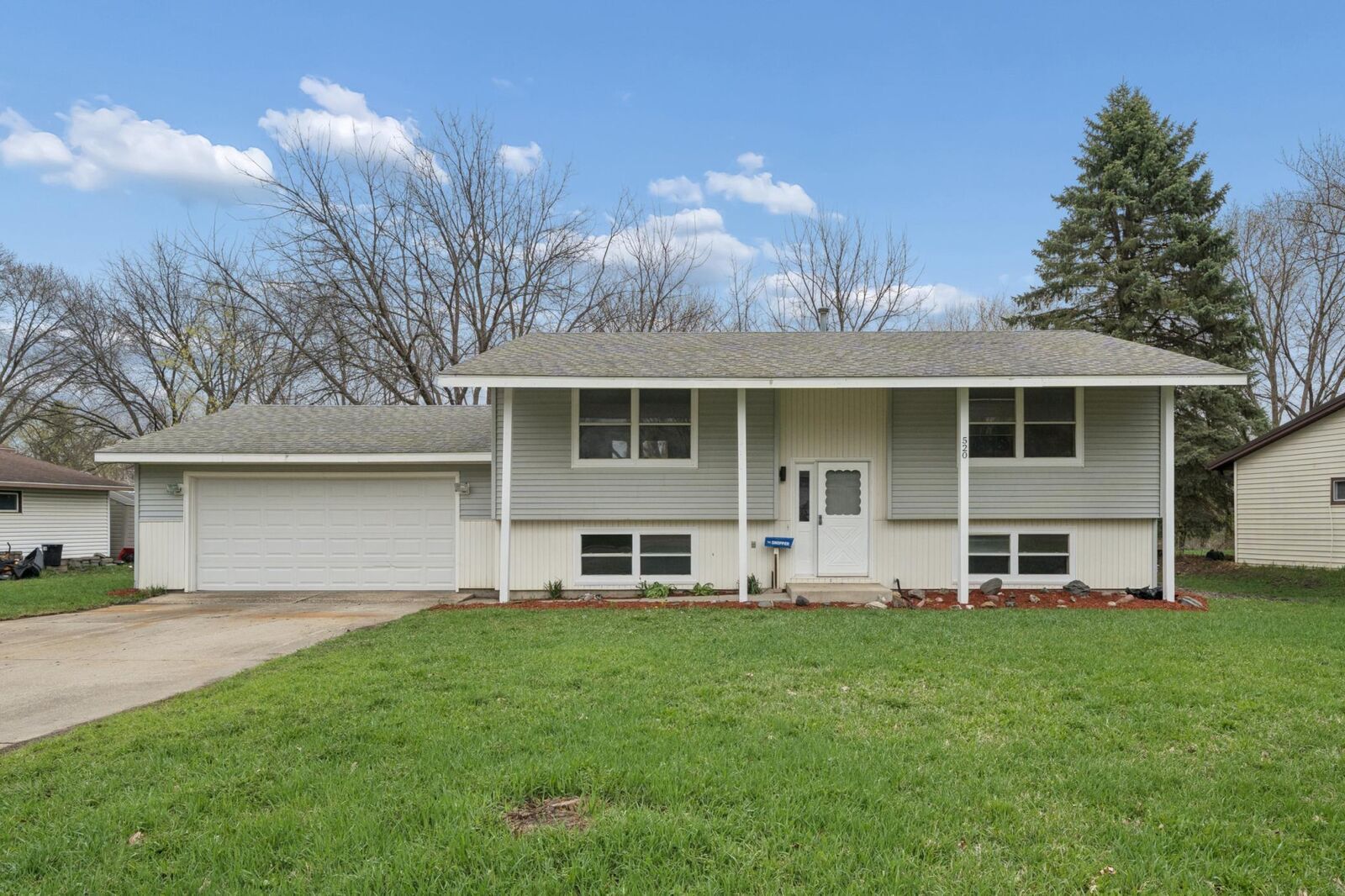Property Photo:  520 8th Avenue NW  MN 56093 
