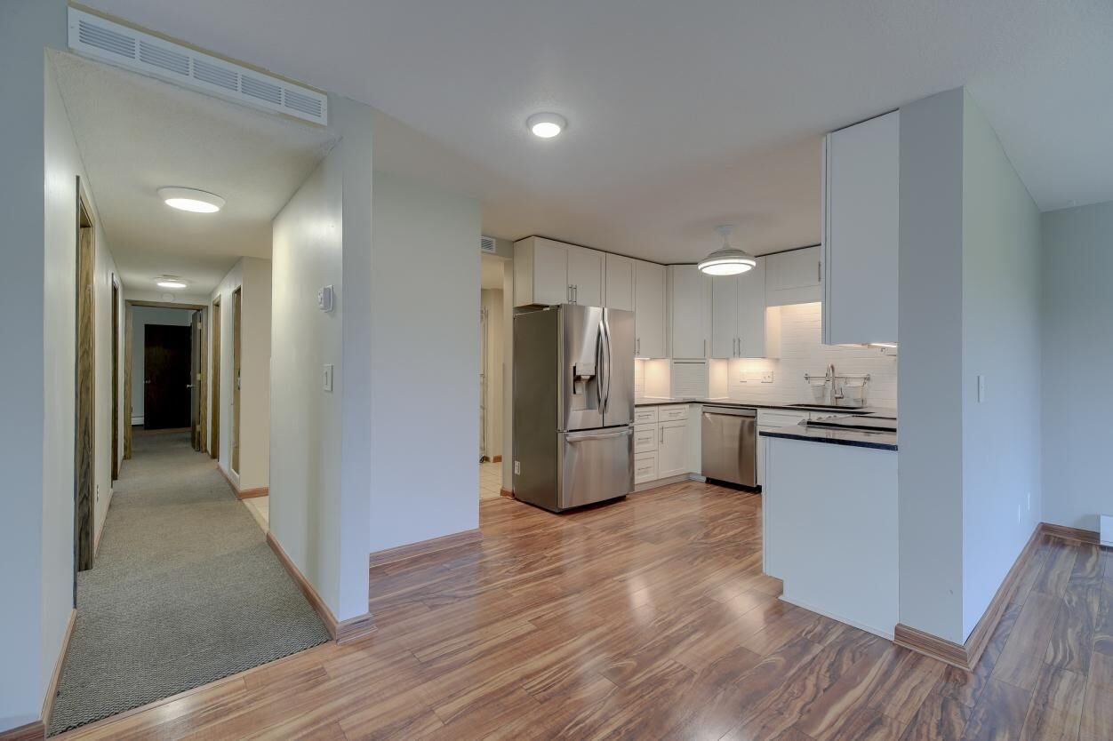 Property Photo:  450 Ford Road 319  MN 55426 