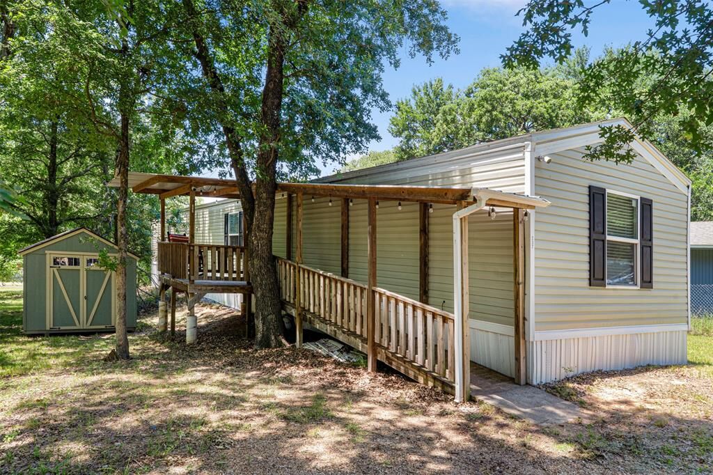 Property Photo: 237 Wildwind Street TX 75156