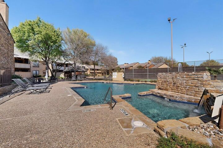 Property Photo: 2106 Rainbow Drive 4212 TX 76011