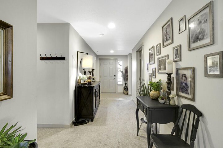 Property Photo:  2378 NW Kingwood Avenue  OR 97756 