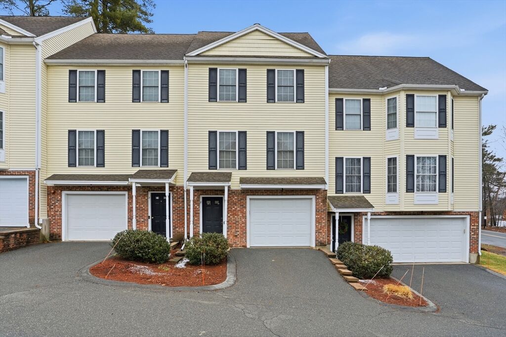 Property Photo: 1401 Pawtucket Blvd 2 MA 01854