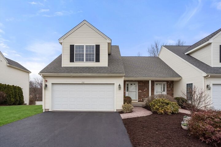 Property Photo: 252 Magill Dr 252 MA 01519