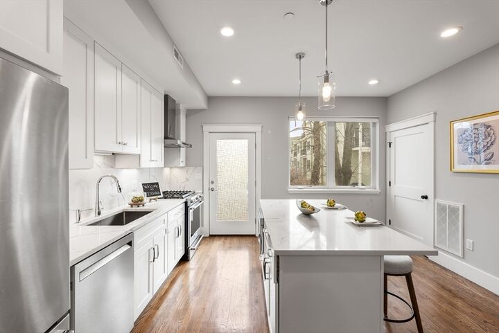 Property Photo:  227 Cedar Street 5  MA 02145 