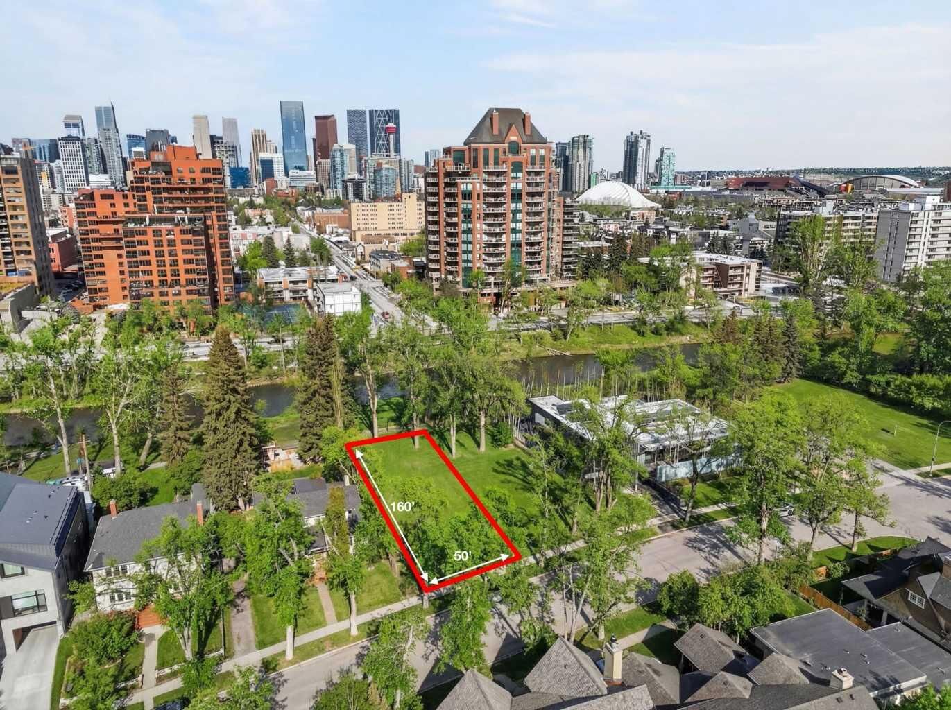 Property Photo:  312 Roxboro Road SW  AB T2S 0R3 