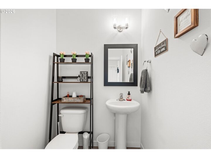 Property Photo:  1806 NE 11th Ave  WA 98604 