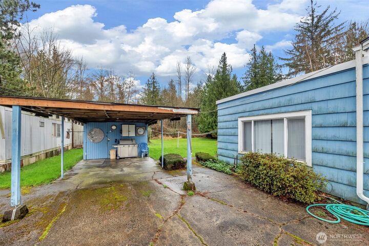 Property Photo: 701 N Fruitdale Road WA 98284