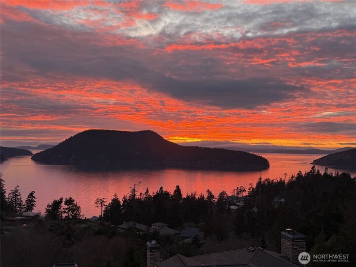 Property Photo:  4122  Ellisport Place  WA 98221 