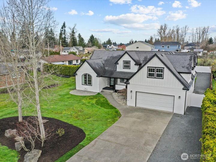 Property Photo:  1355  McHugh Avenue  WA 98022 