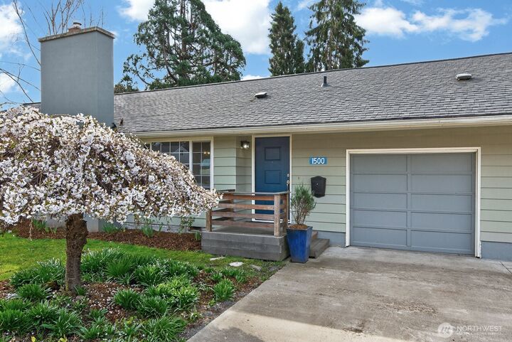 Property Photo:  1500 E Fairhaven Avenue  WA 98233 