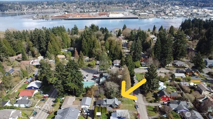 Property Photo:  1422  Brawne Avenue NW  WA 98502 
